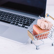 Cum îți dai seama că ai fost păcălit de o ofertă falsă online și ce poți face mai departe