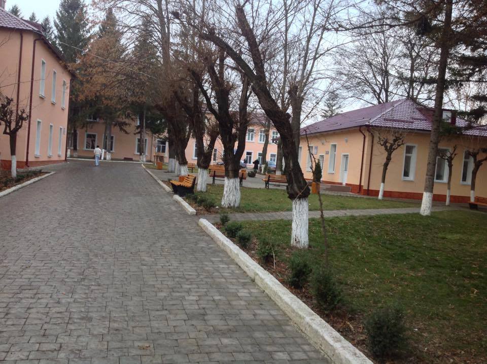 Cine-i șeful? Sau confuzii între fondatori la schimbarea legii: Directorul Spitalului raional Ungheni, demis de Ministerul Sănătății și trimis în concediu de Consiliul raional