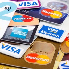 Moldovenii folosesc tot mai des cardul bancar. În primul trimestru al anului plățile au ajuns la 53 de miliarde de lei 