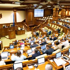 Localitățile din R. Moldova se vor putea „uni”. Parlamentul a aprobat în prima lectură proiectul de lege cu privire la amalgamarea voluntară a unităților administrativ-teritoriale