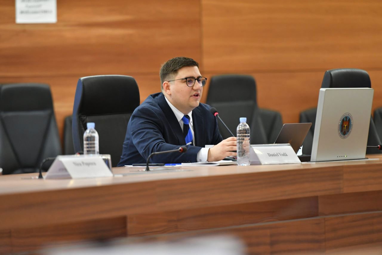 Urare de Crăciun virală: Mesajul purtătorului de cuvânt al Guvernului a stârnit comentariile instituțiilor și agenților economici (VIDEO)

