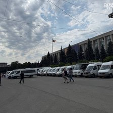 Transportatorii protestează în fața Guvernului (LIVE)