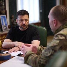 „Un rezultat absolut strălucit”. Zelenski, despre operațiunea ucraineană care a distrus zeci de bombardiere rusești 