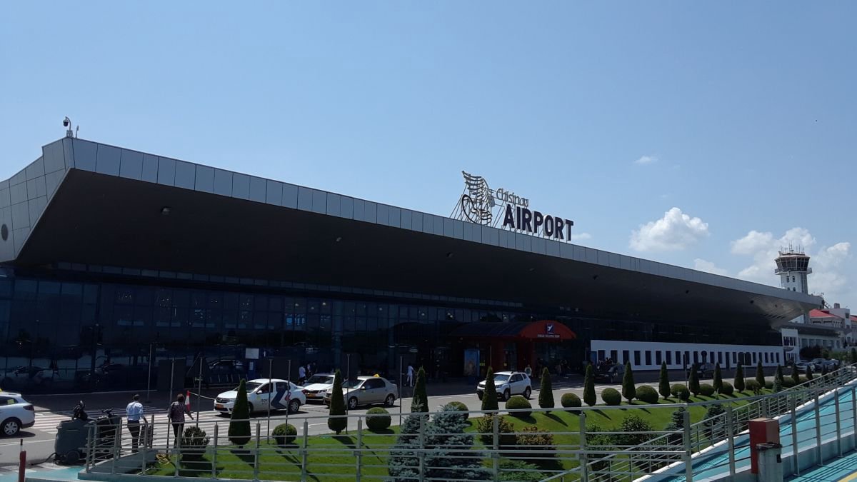 Rezultatele anchetei în cazul incidentului de la Aeroport Chișinău din iunie, prezentate de ministrul afacerilor interne (LIVE)
