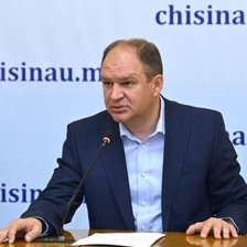 Ion Ceban a mers în instanță, după ce a fost vizat în emisiunea „Ora de ras”. Judecătoria Chișinău respinge plângerea 