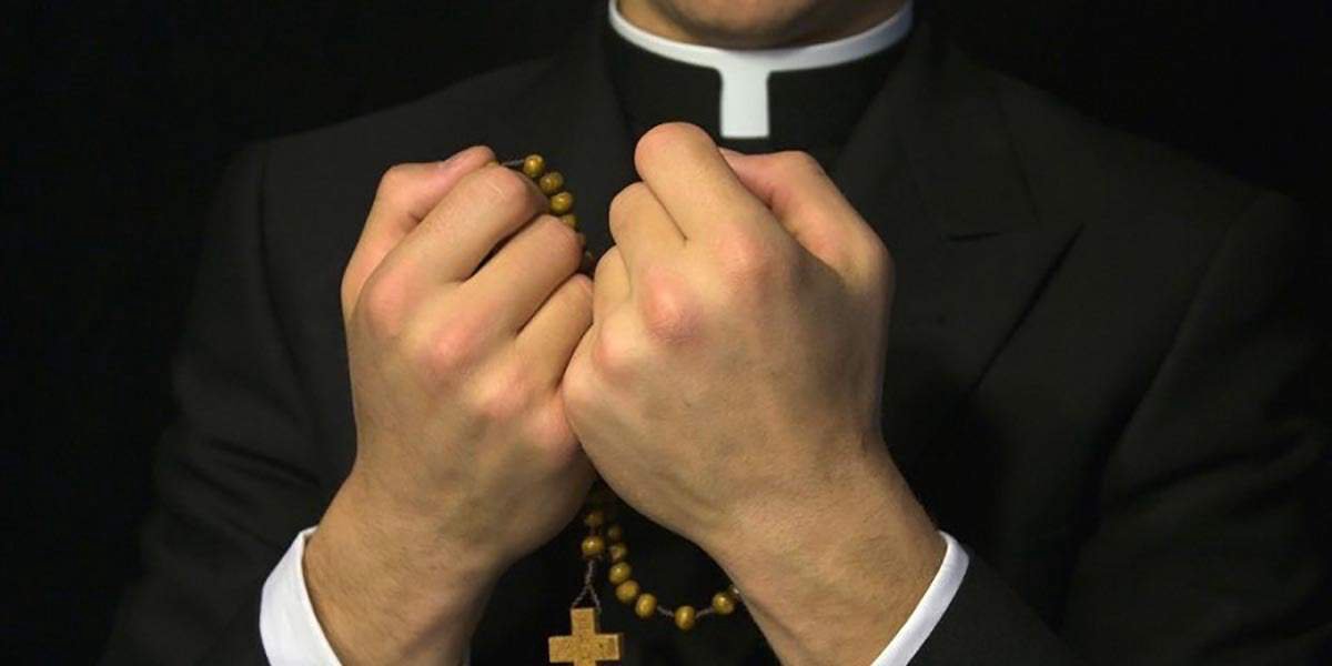 Polonia: Scandal sexual în Biserica Catolică. Un bărbat din escortă și-a pierdut cunoștința la o orgie ce ar fi organizată de preoți