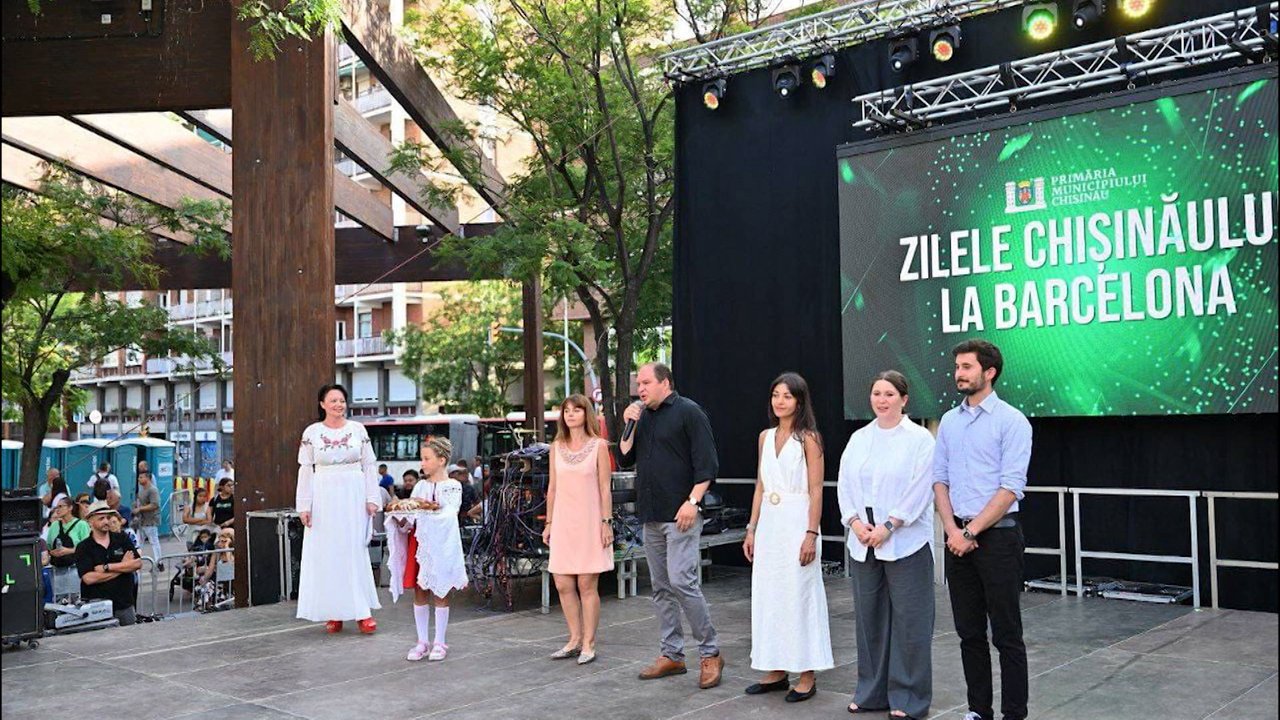Ion Ceban: Pentru „Zilele Chișinăului” în diasporă s-au cheltuit 900 mii de lei.    Banii, prevăzuți pentru cazarea și deplasarea artiștilor