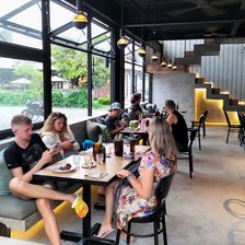 Insula Bali, suprapopulată de milionari ruși și ucraineni. Autoritățile locale, nemulțumite 