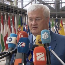 Șeful diplomației ucrainene spune că e timpul de acțiuni decisive împotriva Rusiei: „Trebuie să-i forțăm spre pace”