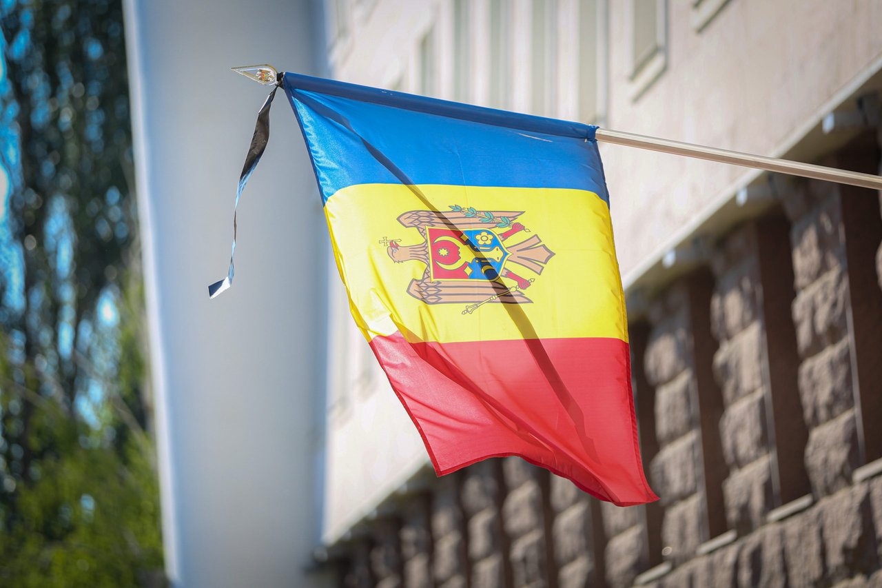 2 octombrie - zi de doliu național. Drapelele vor coborî în bernă în memoria scriitorului Ion Druță. 