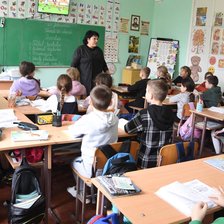 Metodologie nouă pentru cadrele didactice: Profesorii cu experiență de peste 10 ani vor fi recunoscuți oficial, fără cursuri suplimentare