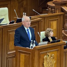 Munteanu, în fața deputaților: „Voi fi un prim-ministru care ascultă, respectă și lucrează. Nu unul populist”