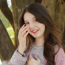 Sana Yousaf, o vedetă TikTok din Pakistan, împușcată mortal în propria locuință