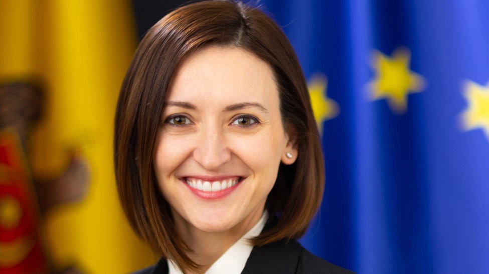 Telefoanele mobile interzise în birou și la ședințele de luni. Dragalin susține că a instituit noi reguli după scurgerile de informații