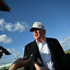 Trump, întrebat dacă Zelenski va renunța la Crimeea: „Cred că da”. Declarațiile după întâlnirea de la Vatican 