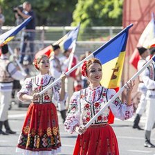 „Tot ceea ce faci tu înseamnă Moldova”. Mesaje de Ziua Independenței din țară și de la mii de kilometri distanță (VIDEO)