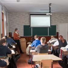 Liceele cu o singură clasă de a X-a vor putea opta pentru un profil general. Dan Perciun: „Ne dorim mai mulți programatori, ingineri, biologi” (VIDEO)