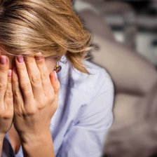 Și-ar fi stropit soția cu benzină și ar fi încercat să-i dea foc. Bărbat de 30 de ani din Căușeni, trimis în judecată pentru violență în familie