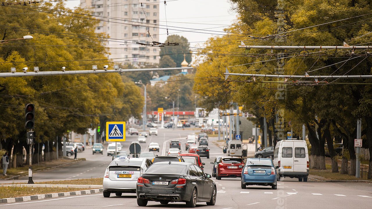 Atenție, șoferi! Pe unele străzi din capitală va fi sistată circulația în legătură cu funerariile lui Mircea Snegur