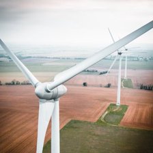 Nu mai aproape de 50 de metri față de drum: Reguli noi pentru amplasarea eolienelor 