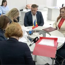 ALEGERI 2023 | Vulpe, susținută de Partidul Șansă, depune dosarul de candidat pentru primăria Chișinău
