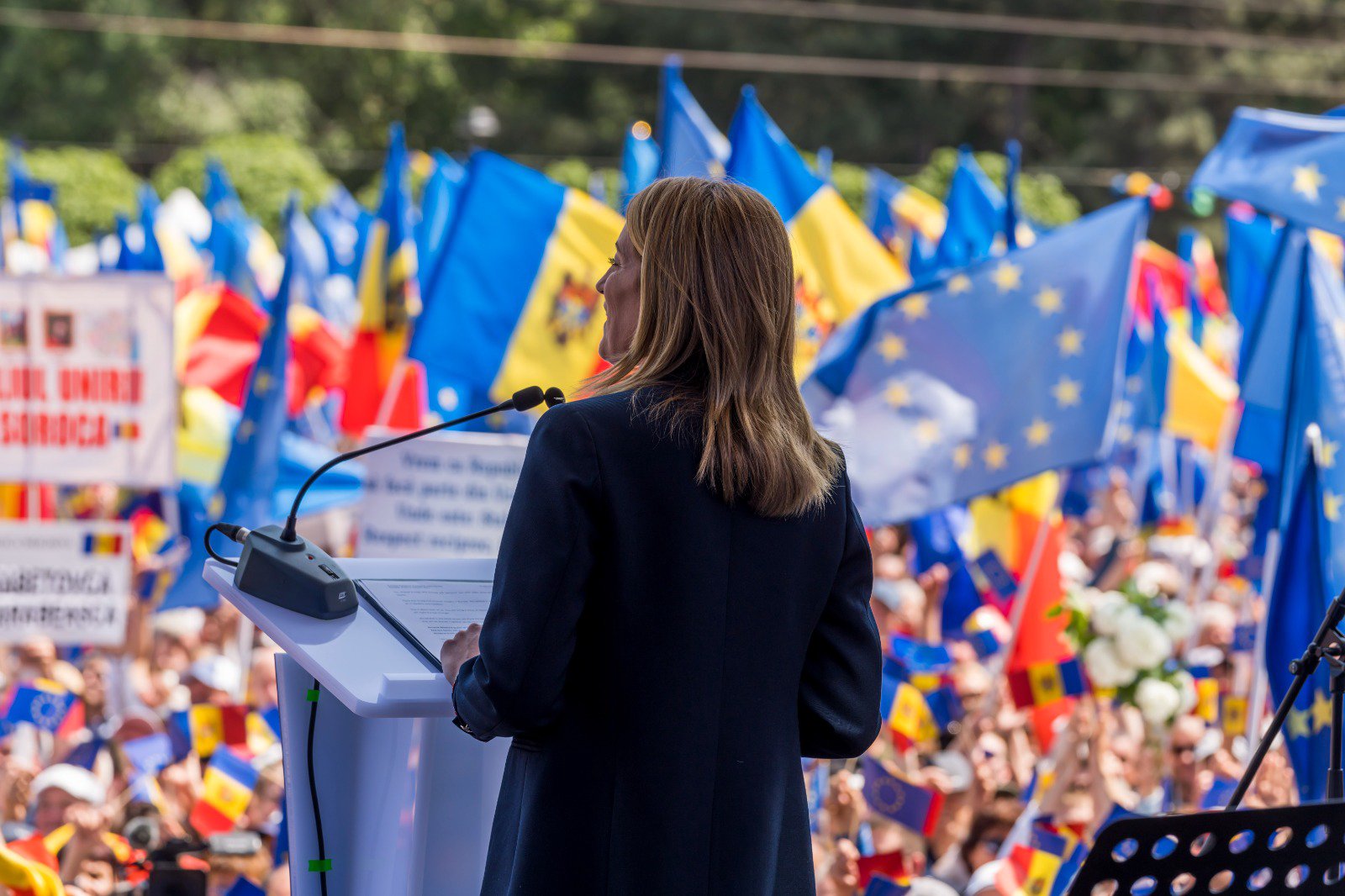 Șefa Parlamentului European, Roberta Metsola, din centrul Chișinăului: „Voi alegeți Europa, iar Europa vă va primi cu brațele și cu inimile deschise”