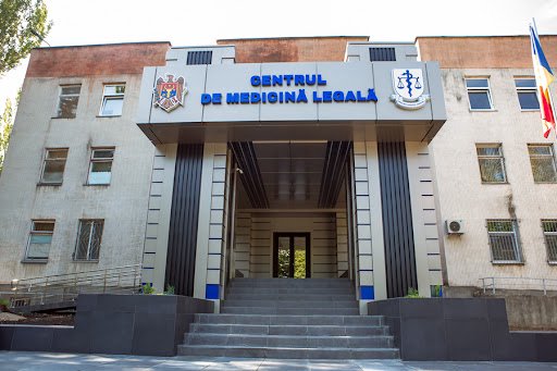 Probleme în medicina legală: salarii mici, lipsă de personal și pensionari angajați 