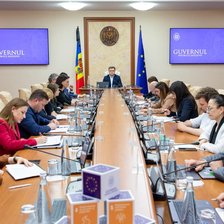 Proiect pentru antreprenori: Mai puține restricții și facilități în relația cu statul

