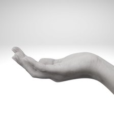 Până la vânătăi, violența nu este pedepsită: 1 din 10 femei sunt abuzate economic