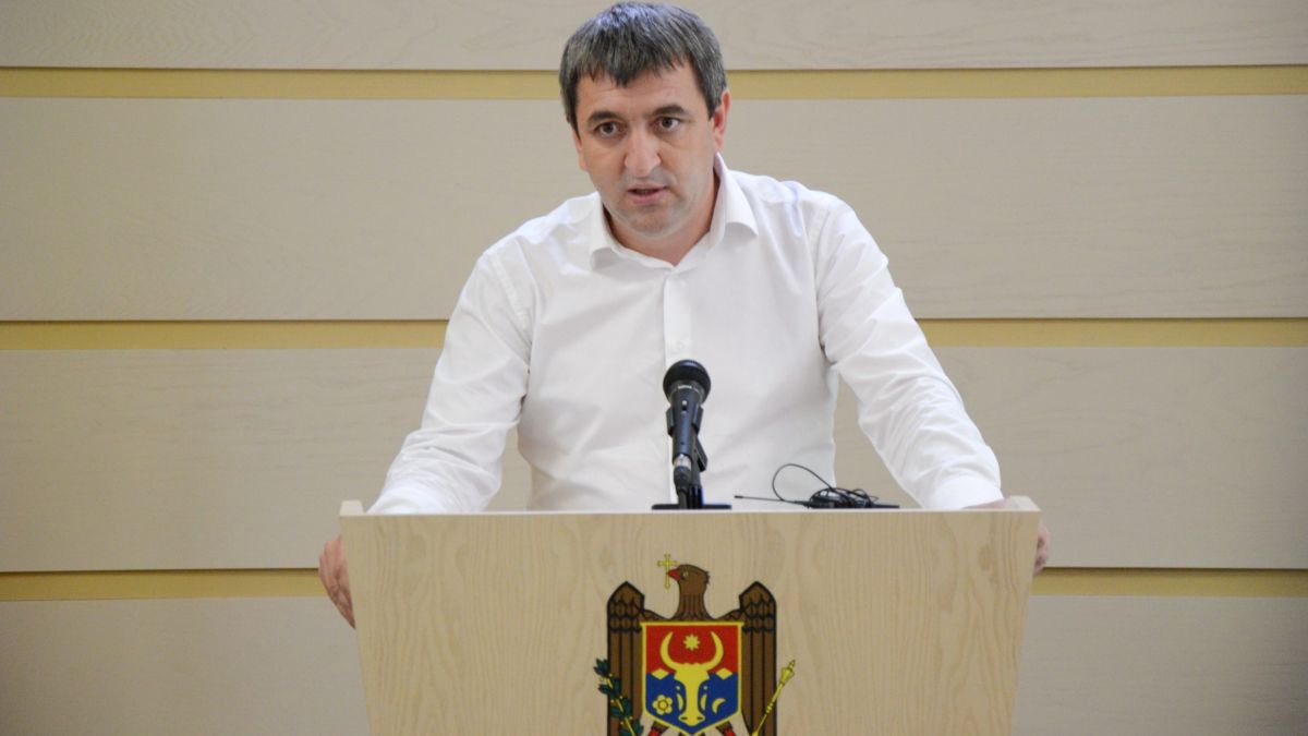 „Să nu ia așa ușor la inimă”: Reacția lui Carp după ce CSM l-a criticat pentru că i-a numit pe judecători „mizerii și corupți” (VIDEO)