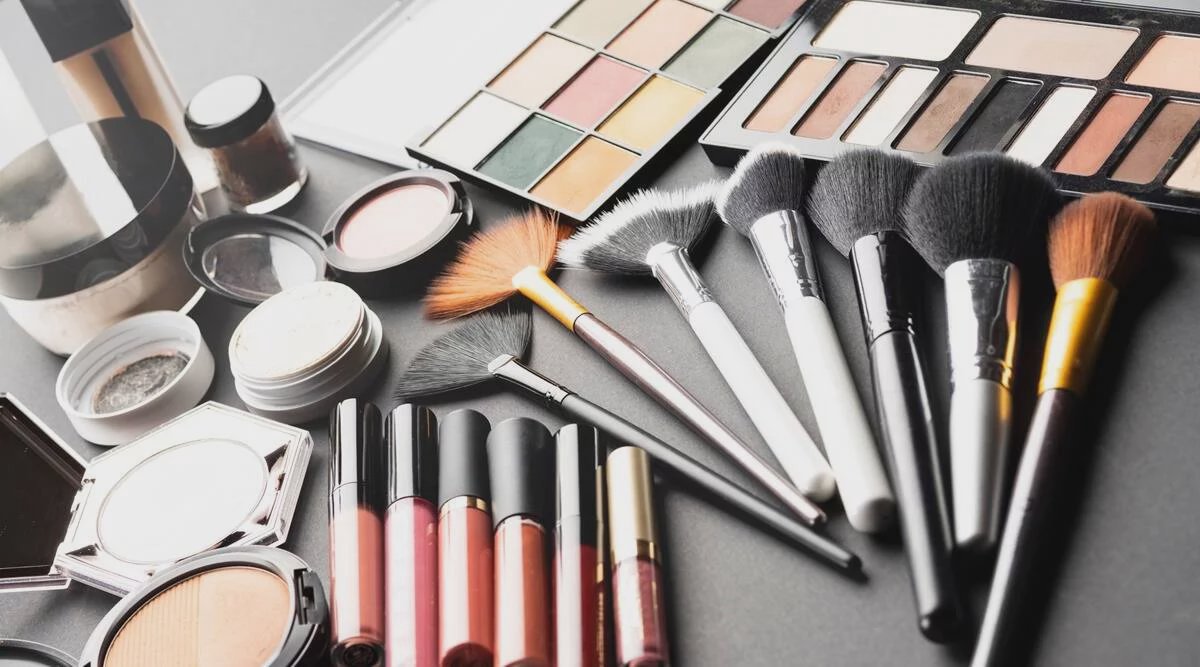 Produsele cosmetice din R. Moldova vor fi monitorizate mai riguros. Ala Nemerenco: „Ar putea provoca apariția eczemelor sau a cancerului”
