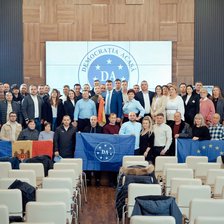 „Democrația Acasă”, la CEC. Solicită înregistrarea pentru alegerile parlamentare  