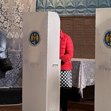 Locuitorii din șase sate își aleg duminică primarii sau consilierii. CEC atenționează: Ultima zi de agitație electorală

