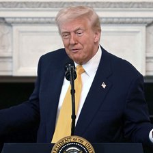 Taxele vamale impuse de Trump, blocate de un tribunal american 