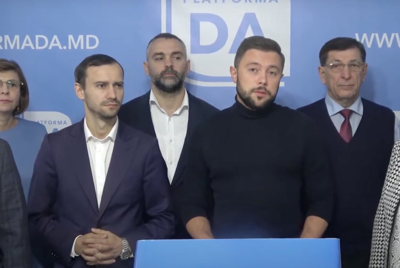 Platforma DA obține un mandat în CMC. Cine va fi consilier, liderul de partid Dinu Plîngău sau candidatul Victor Chironda?