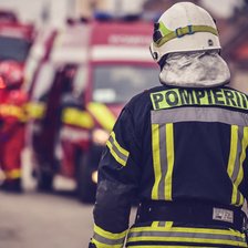Incendiu în sectorul Botanica. Focul a cuprins acoperișul unei spălătorii de haine