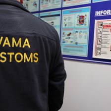 Corupție la vamă? Un funcționar vamal ar fi printre persoanele investigate de CNA