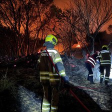 Pompierii moldoveni în misiune în Grecia: Peste 48 de ore de luptă continuă cu incendiile (FOTO)


