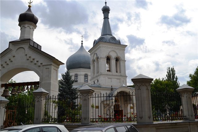 „E timpul să revenim la Biserica neamului nostru”. Un grup de preoți solicită aderarea Mitropoliei Moldovei la Patriarhia Română