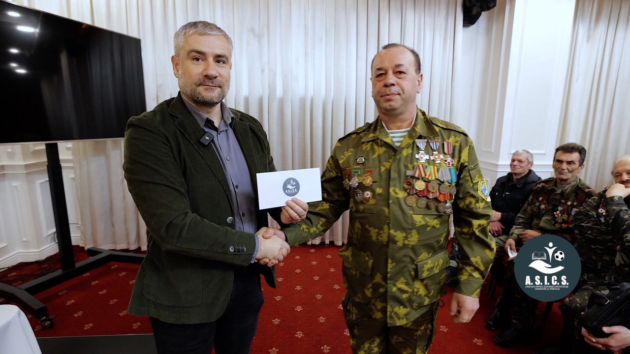 Asociația A.S.I.C.S. a oferit câte 1 000 de lei pentru 100 de veterani de război din toată țara
