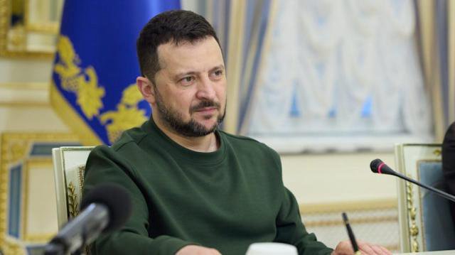 „Noi prețuim viețile oamenilor, nu paradele”. Zelenski, despre încetarea focului anunțată de Putin