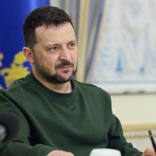 „Noi prețuim viețile oamenilor, nu paradele”. Zelenski, despre încetarea focului anunțată de Putin