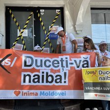 „PAS, duceți-vă naibii”. Partidul „Inima Moldovei” a protestat în fața sediului PAS (FOTO/VIDEO)