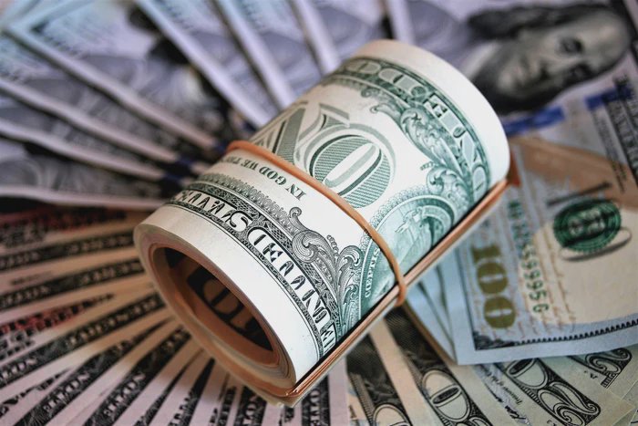 Datoria mondială a atins un nou record istoric de peste 324.000 de miliarde de dolari

