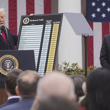 Trump renunță temporar la tarifele de 50% pentru UE. Termenul pentru negocieri a fost prelungit până pe 9 iulie
