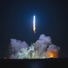Blue Origin a lui Jeff Bezos a lansat cu succes mega-racheta New Glenn pe orbită la prima încercare