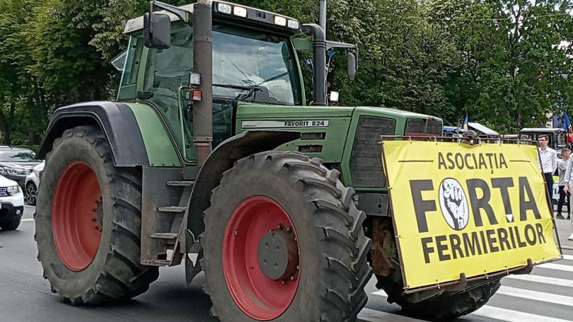 Fermierii și membrii Guvernului, la masa de dialog. Slusari: „Ieșim la proteste cu tehnică agricolă”