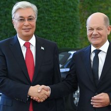 Kazahstanul susține că nu ajută Rusia să evite sancțiunile internaționale impuse de UE și SUA. Țara va exporta petrol în Germania
