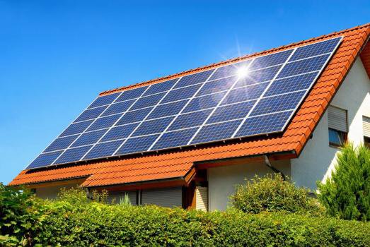 Condiții mai bune pentru micii producători de energie verde. Modificările propuse de Ministerul Energiei