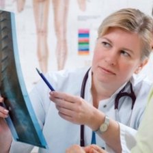 Femeile cu osteoporoză vor avea un nou medicament parțial compensat